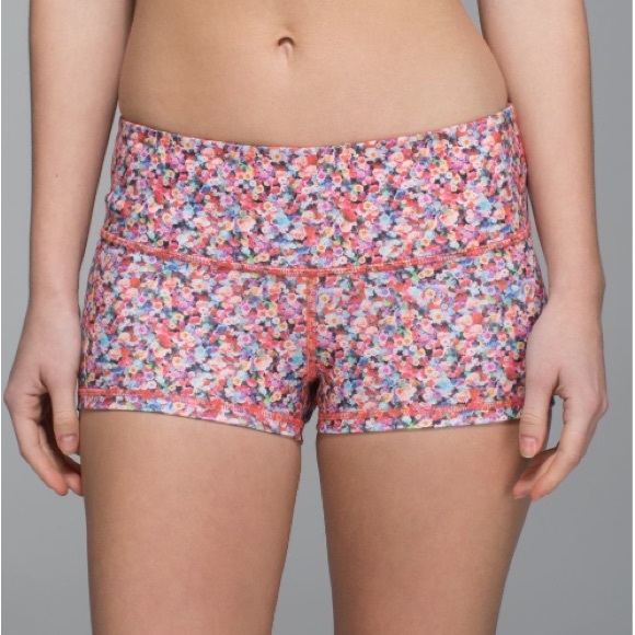 Lululemon Boogie Short *Full-On Luon
Prism Petal Multi - Picture 2 of 6